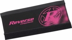 Reverse Components Reverse - Protège Base Arrière Néoprène Avec Logo -Promos Vélo Électrique Magasin 7447 1 3840x2160