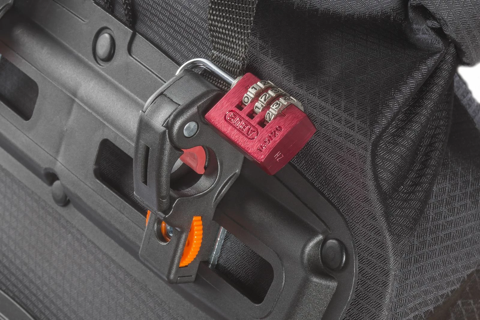 Vaude - Aqua Back Light - Sacoches Vélo Arrière Ultra Légères 5 Vaude - Aqua Back Light - Sacoches Vélo Arrière Ultra Légères – Image 3