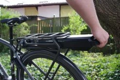 E-Bike Vision - EBV Batterie De Porte-bagages Compatible Bosch Active (Plus) / Performance (CX) 36 V 11 E-Bike Vision - EBV Batterie De Porte-bagages Compatible Bosch Active (Plus) / Performance (CX) 36 V -Promos Vélo Électrique Magasin Bosch AP GT beim Einschieben 1024x685 3840x2160