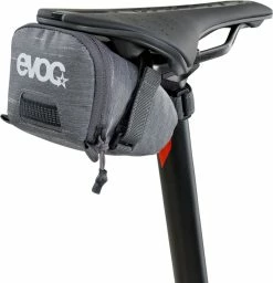 Evoc - Sacoche De Selle "Tour" 0,7L 8 Evoc - Sacoche De Selle "Tour" 0,7L -Promos Vélo Électrique Magasin evoc sacoche de selle tour 700 ml montee 3840x2160