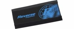 Reverse Components Reverse - Protège Base Arrière Néoprène Avec Logo -Promos Vélo Électrique Magasin reverse protege base arriere neoprene avec logo bleu 74 45 3840x2160